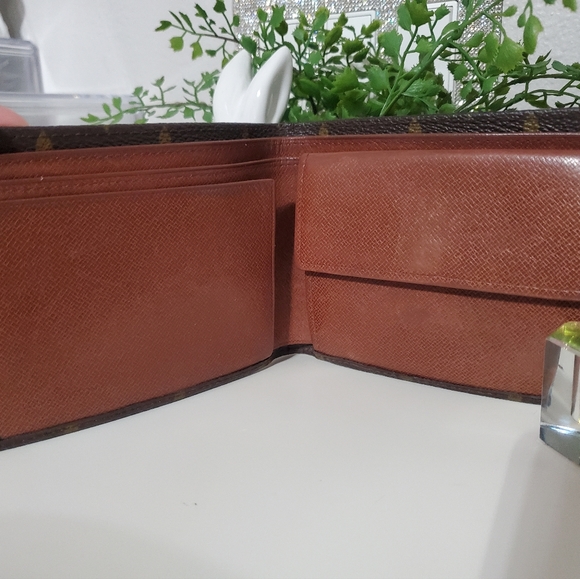 LOUIS VUITTON MONOGRAM MEN WALLET - Picture 2 of 14